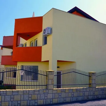 Casa La Mare Mamaia 펜션 Năvodari