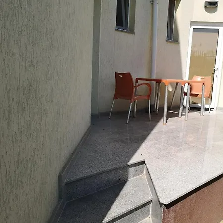 Casa La Mare Mamaia 펜션 *