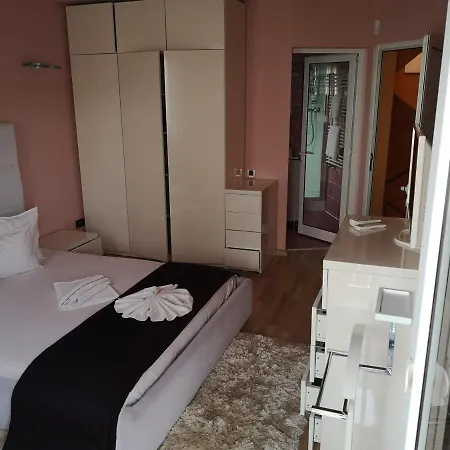 Casa La Mare Mamaia 펜션 Năvodari